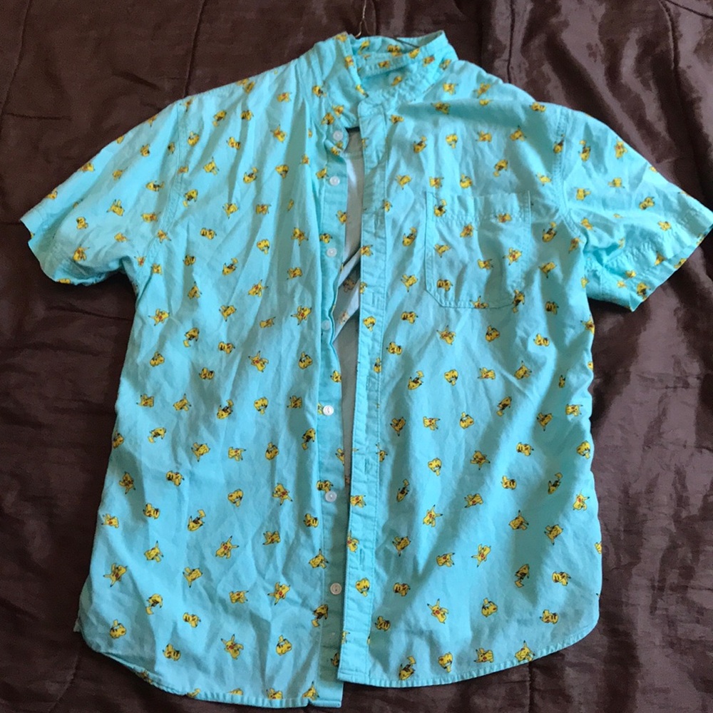 pokémon pikachu button up w/ front pocket